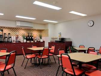Microtel Inn & Suites By Wyndham Seneca Falls Restoran gambar